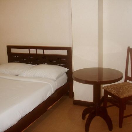 Roxas Midtown Hotel Luaran gambar