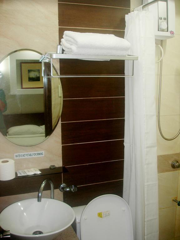 Roxas Midtown Hotel Bilik gambar