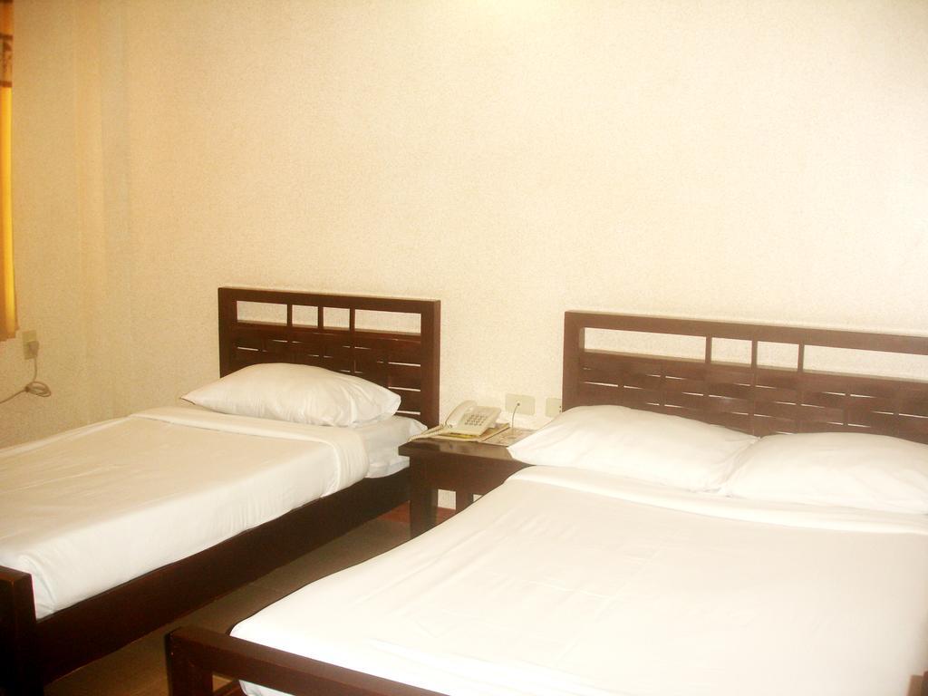 Roxas Midtown Hotel Bilik gambar