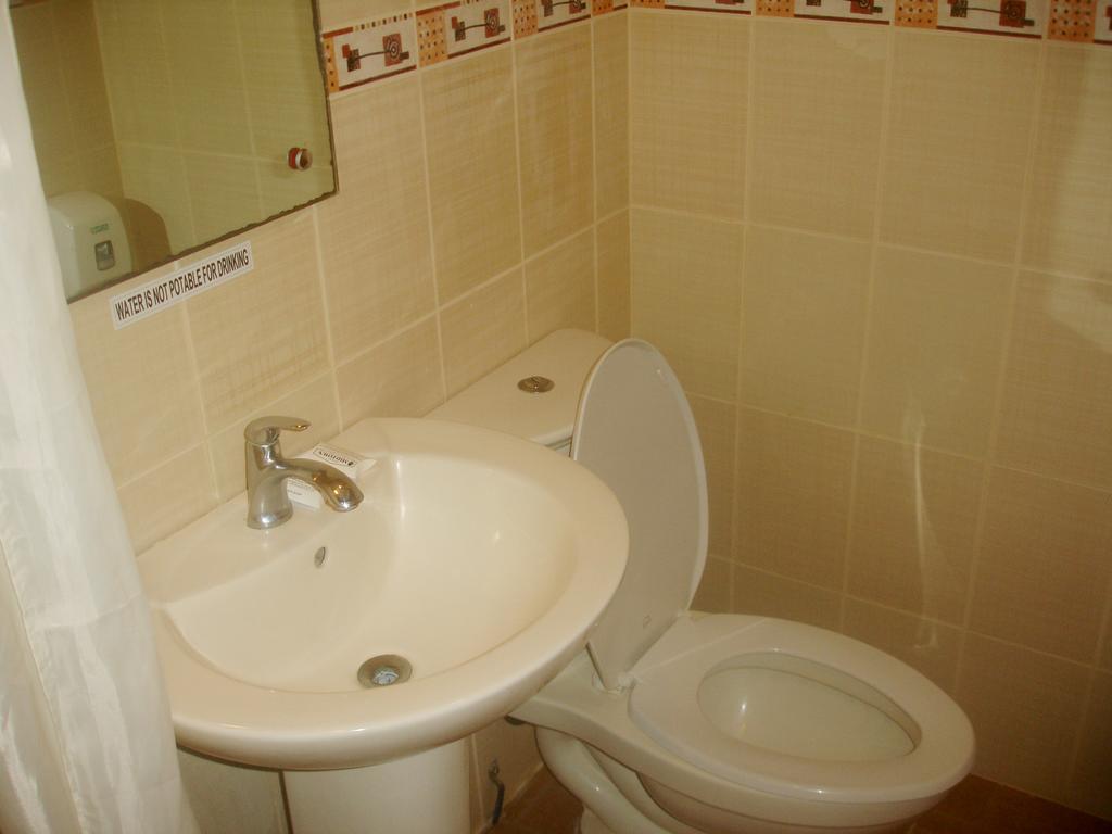 Roxas Midtown Hotel Bilik gambar