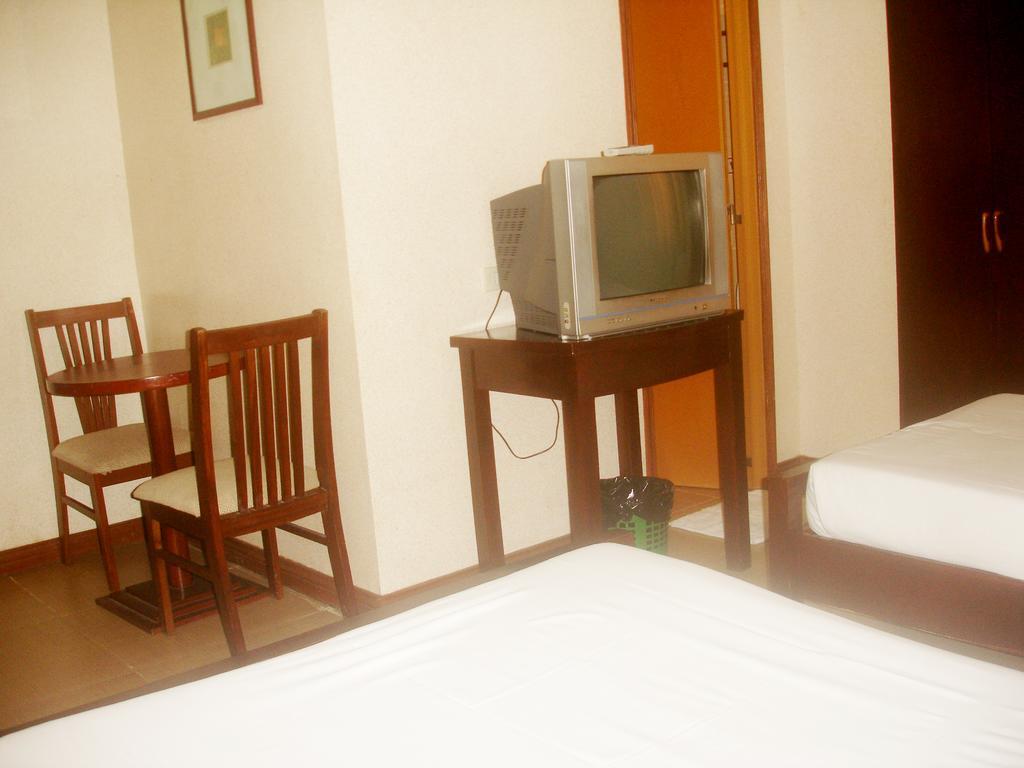 Roxas Midtown Hotel Bilik gambar