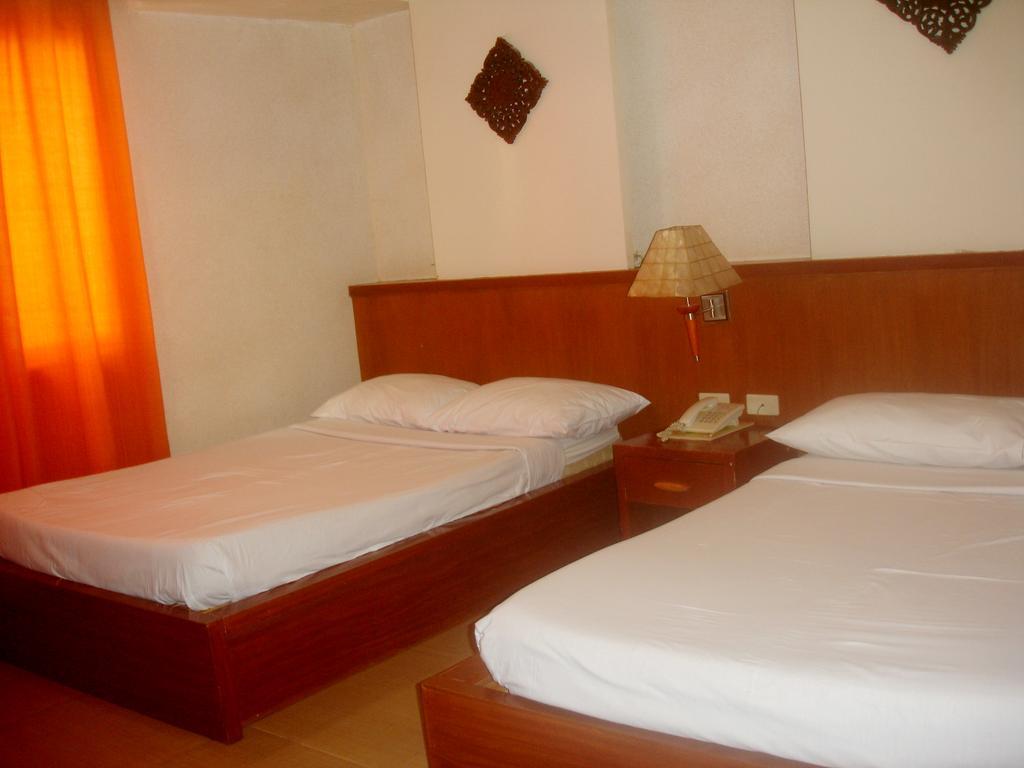 Roxas Midtown Hotel Bilik gambar