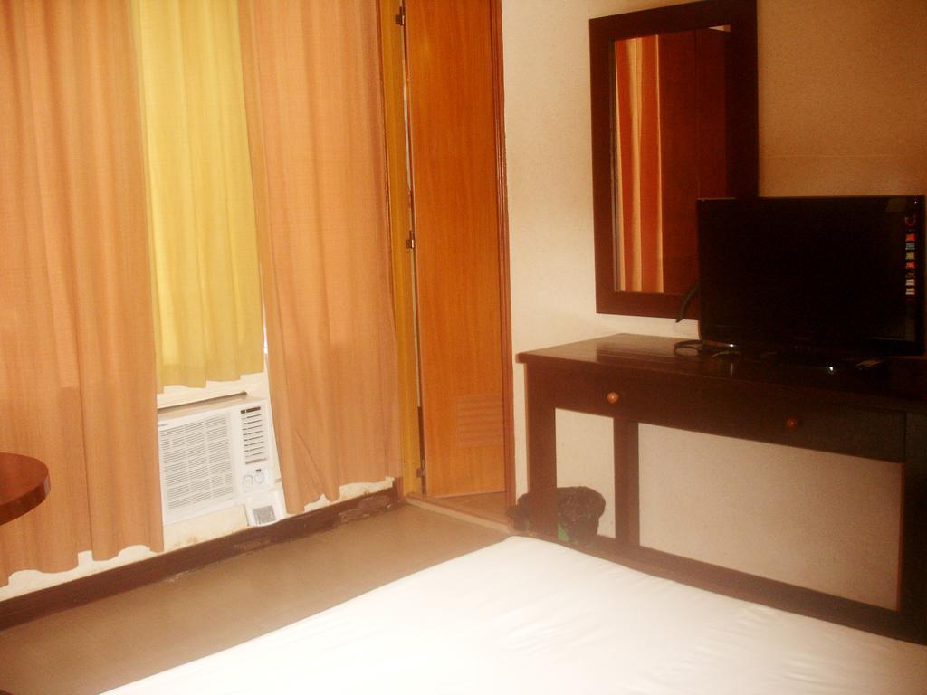 Roxas Midtown Hotel Luaran gambar